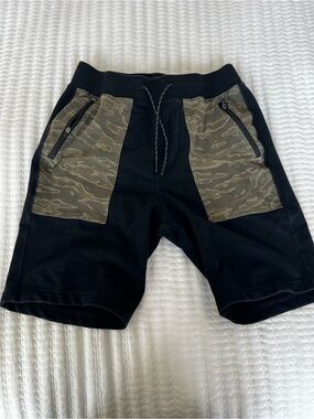Abercrombie & Fitch Black Shorts with Olive Camo Pockets